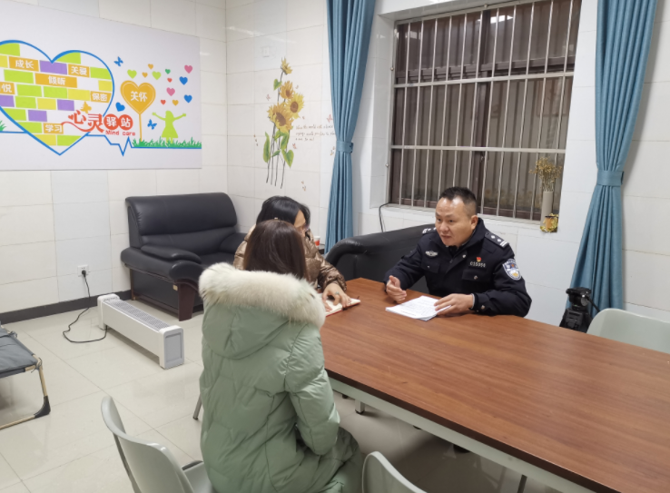 水警总队磁器口派出所开展跟进式心理干预疏导，重庆心理咨询